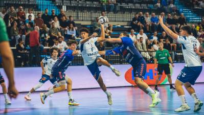 Marcos Fis se exhibe ante Torrelavega y Adriá Figueras sentencia el partido
