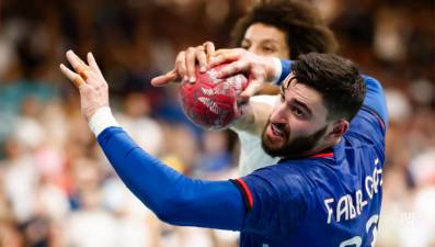 Ludovic Fabregas salva a Francia del desastre en el último segundo