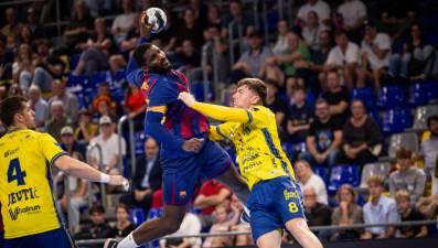 El Barça recupera el liderato tras una disputada victoria ante Bidasoa