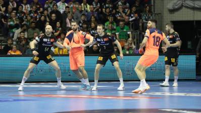 El Barça asalta Magdeburgo y será primero de grupo