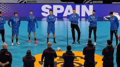 Los Hispanos reciben a Serbia con la victoria como necesidad