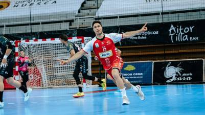 Ignacio Suarez e Ian Moya renuevan con Bada Huesca hasta 2027