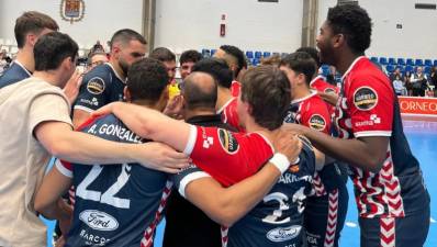 EON Alicante pone pie y medio en Liga Asobal tras ganar in extremis al Caserio