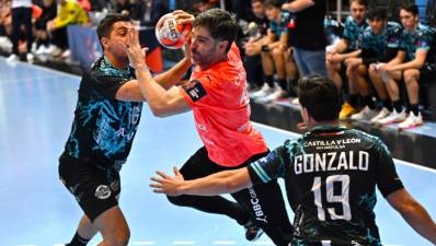 Ademar Leon oficializa el regreso de Juan Castro la 26/27