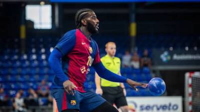 Dika Mem recibe el alta médica y el Barça autoriza su presencia en el Mundial