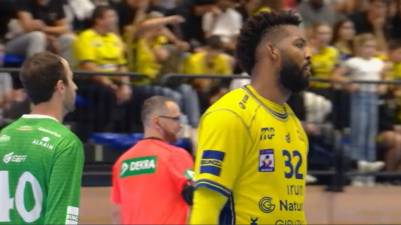 Al Bidasoa se le escapa la victoria ante Flensburg-Handewitt tras un colapso final
