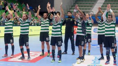 El Sporting de Carlos Ruesga hace historia al pasar de ronda en Champions League