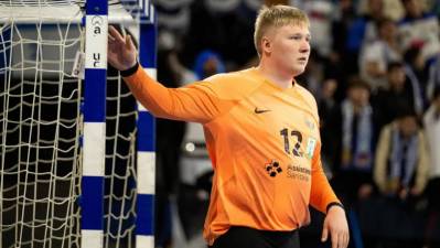 Emil Nielsen liderará la portería de Dinamarca en el doble partido ante Alemania