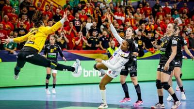 España se mide a la invicta Francia con la mirada puesta en la quinta plaza