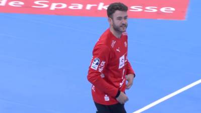 Gonzalo Perez de Vargas debuta con el THW Kiel con ovación