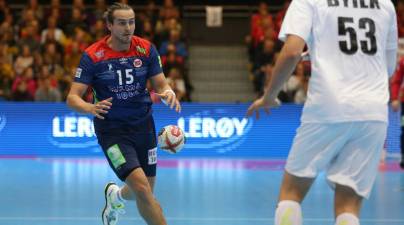 Kent Robin Tonnesen dice adios al Mundial por lesion. Reinkind le sustituye