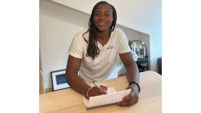 Lysa Tchaptchet ficha por el Odense hasta 2027