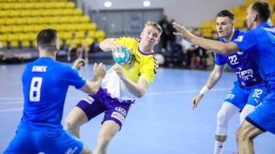 Haukur Thrastarson vuelve a jugar con el Industria Kielce tras 9 meses de baja