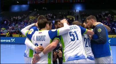 Excepcional remontada de Eslovenia, Dinamarca cumple y Portugal se complica