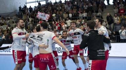 Las derrotas Torrelavega y Logroño aprietan al máximo la zona alta de la Asobal