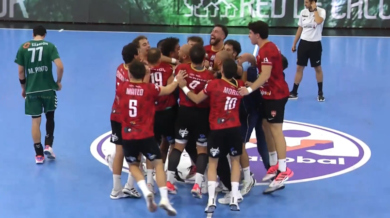 Rodrigo Salinas le da al Proin Sevilla su primera victoria en Liga Asobal sobre la bocina