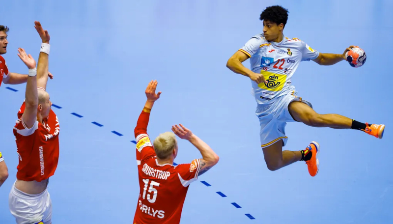 Marcos Fis en la convocatoria de los Hispanos Junior para preparar el Europeo Junior 2026