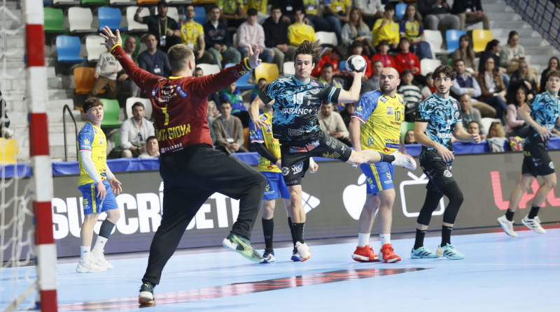 Gonzalo Pérez Arce tiraniza la tabla de goleadores de Liga Asobal y roza registros históricos